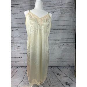 Vintage Dixie Belle Women's Ivory Adjustable Straps Chemise Nightgown Size 44